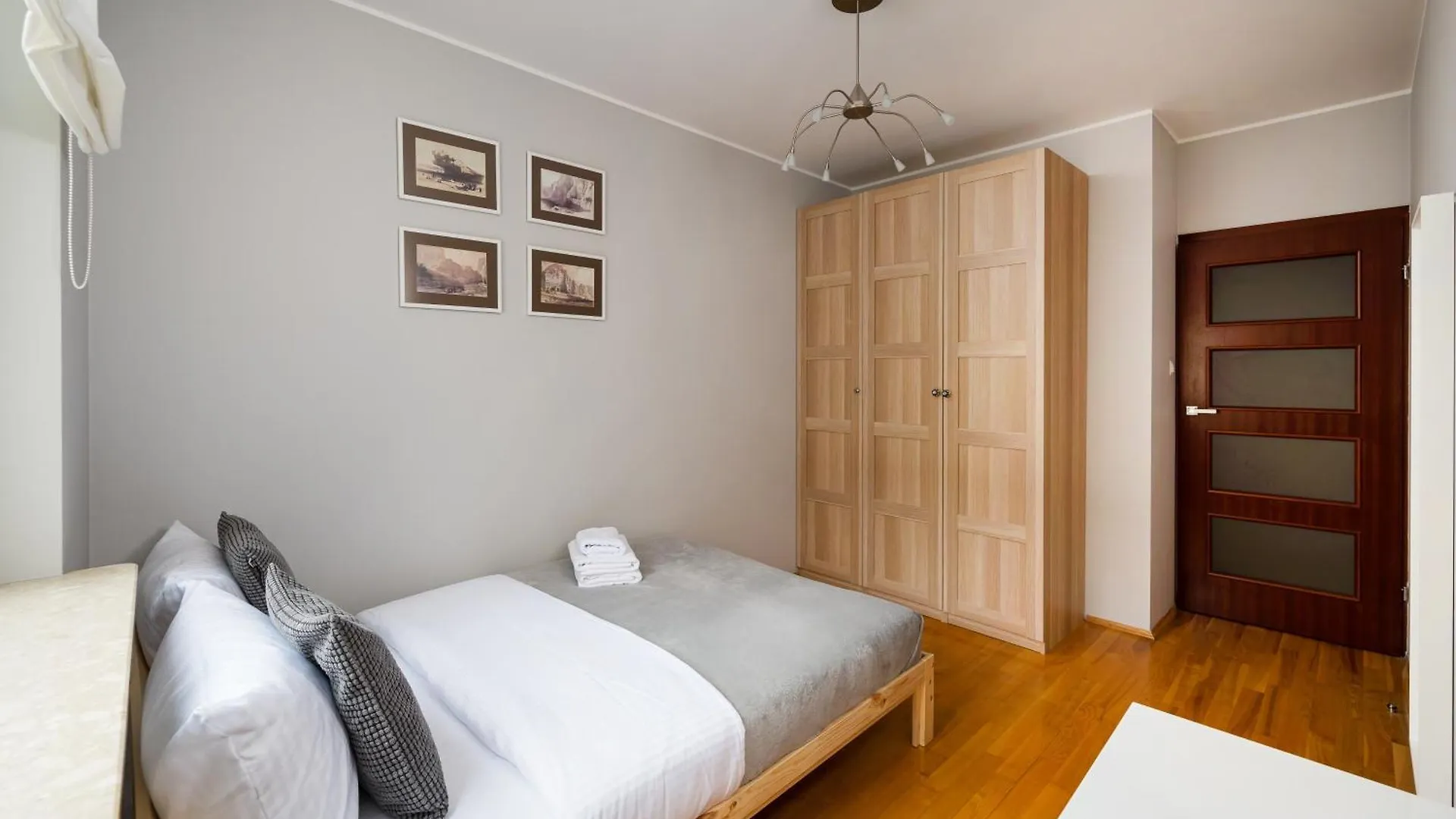 Metro Ksiecia Janusza Cosy Apartment Warsaw Poland