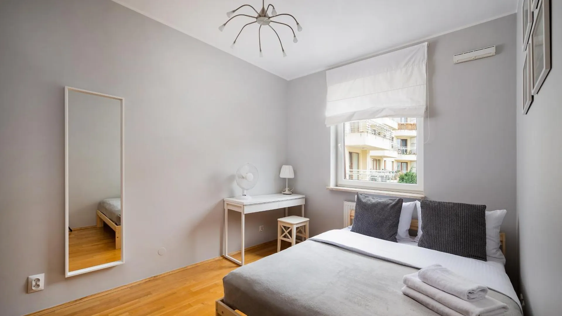 Metro Ksiecia Janusza Cosy Apartment Warsaw
